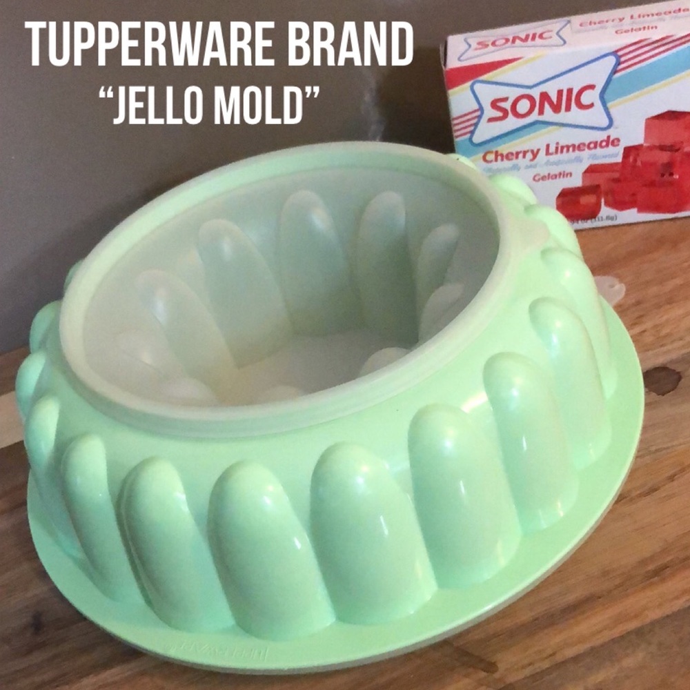 Tupperware Jello Ring/Mold-Pistachio Green-Like New-Scalloped-Aprox 9in Diameter